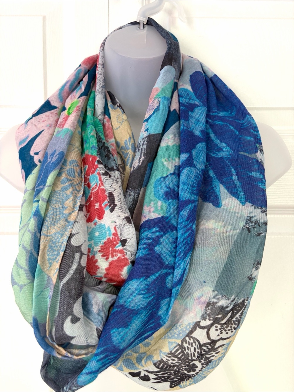 Anthropologie Susannagh Grogan Infinity Scarf Cashmere Bland Patchwork Floral